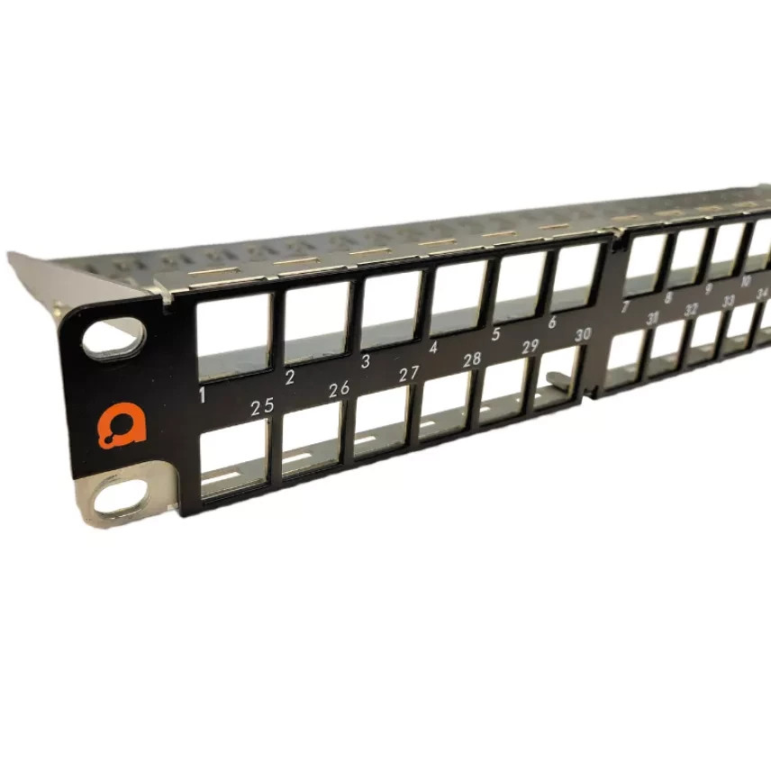 LM Patch Panel 48 ULTIM 1U Black